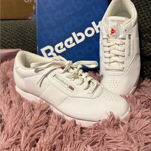 Reebok White Interior Labeled Sneaker